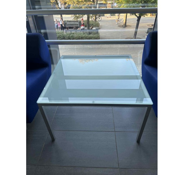 Stiklinis kavos staliukas (naudota)